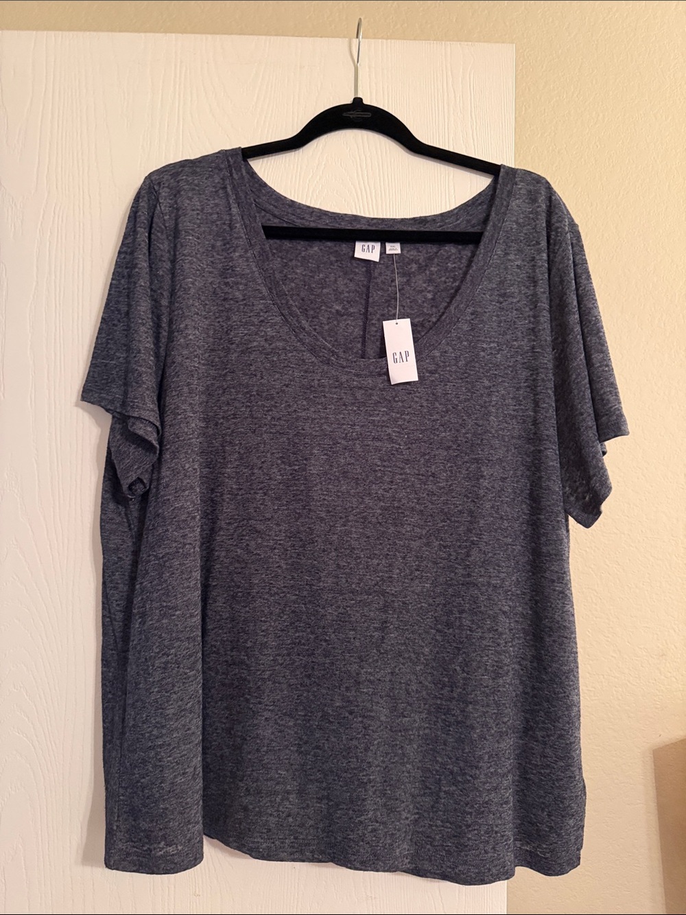 GAP Women's Dark Heather Gray Scoop Neck Short Sleeve Tee